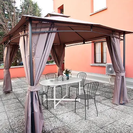 Apartment Lice Collecchio