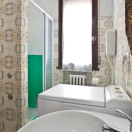 Lice Apartment